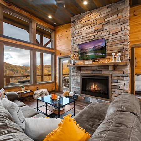 The Overlook - '21 Cabin - Gorgeous Unobstructed Views - Fire Pit Table - Gamerm - Hottub - Xbox - Lots Of Bears Gatlinburg Esterno foto