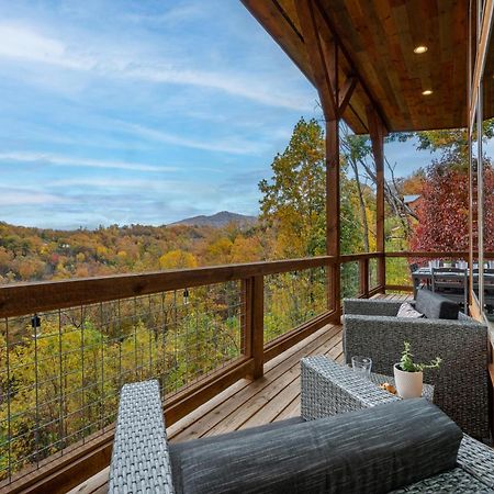 The Overlook - '21 Cabin - Gorgeous Unobstructed Views - Fire Pit Table - Gamerm - Hottub - Xbox - Lots Of Bears Gatlinburg Esterno foto