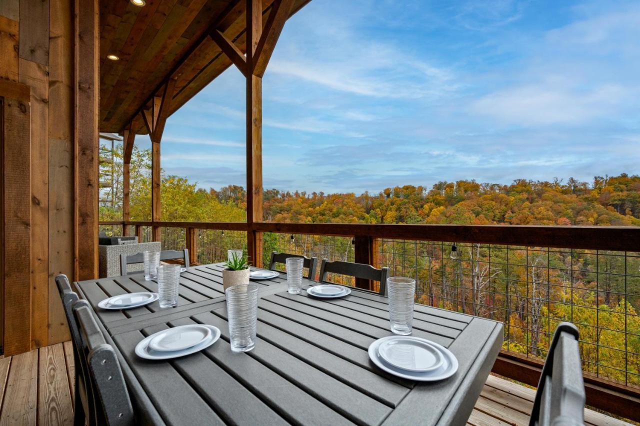 The Overlook - '21 Cabin - Gorgeous Unobstructed Views - Fire Pit Table - Gamerm - Hottub - Xbox - Lots Of Bears Gatlinburg Esterno foto