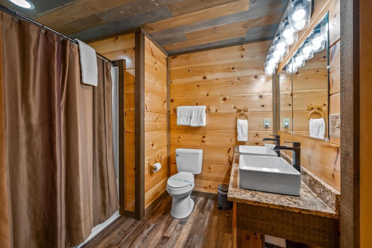 The Overlook - '21 Cabin - Gorgeous Unobstructed Views - Fire Pit Table - Gamerm - Hottub - Xbox - Lots Of Bears Gatlinburg Esterno foto