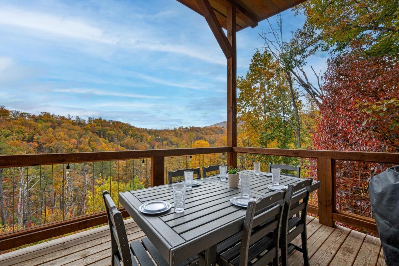 The Overlook - '21 Cabin - Gorgeous Unobstructed Views - Fire Pit Table - Gamerm - Hottub - Xbox - Lots Of Bears Gatlinburg Esterno foto