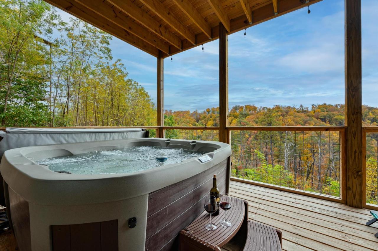 The Overlook - '21 Cabin - Gorgeous Unobstructed Views - Fire Pit Table - Gamerm - Hottub - Xbox - Lots Of Bears Gatlinburg Esterno foto