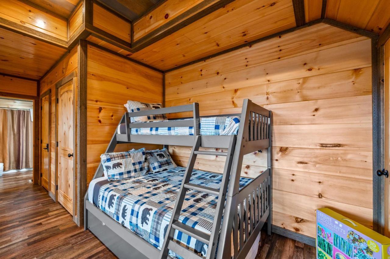 The Overlook - '21 Cabin - Gorgeous Unobstructed Views - Fire Pit Table - Gamerm - Hottub - Xbox - Lots Of Bears Gatlinburg Esterno foto