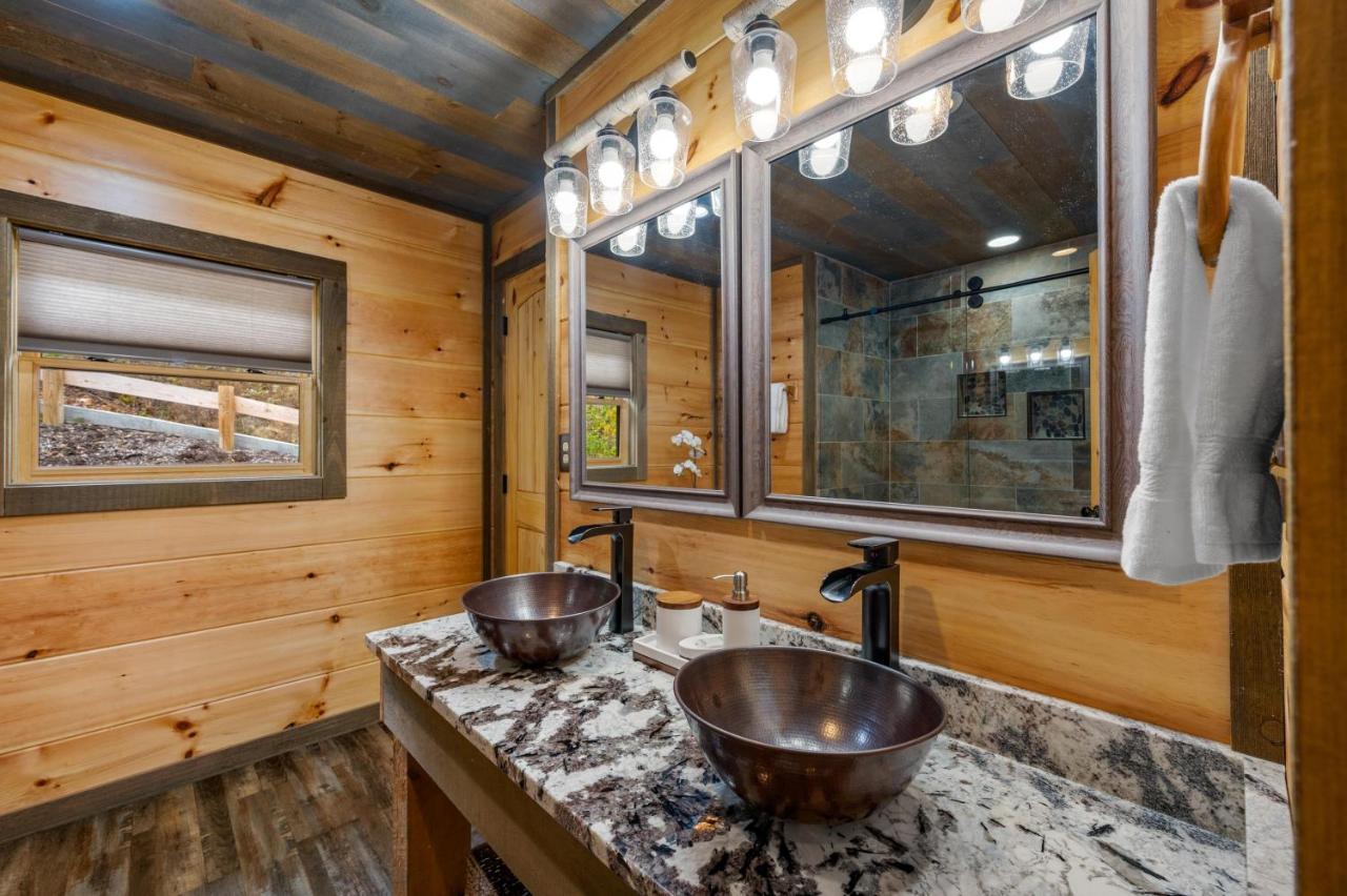 The Overlook - '21 Cabin - Gorgeous Unobstructed Views - Fire Pit Table - Gamerm - Hottub - Xbox - Lots Of Bears Gatlinburg Esterno foto