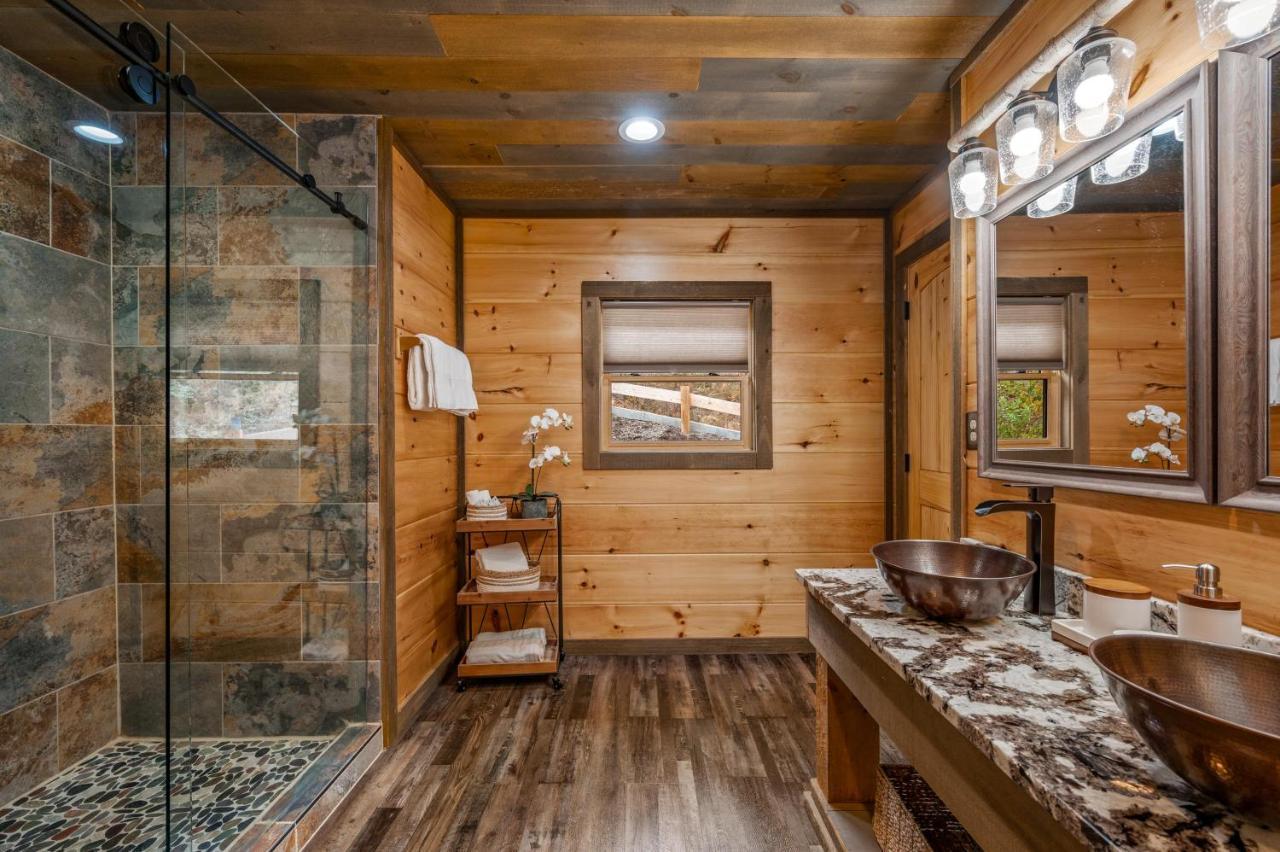 The Overlook - '21 Cabin - Gorgeous Unobstructed Views - Fire Pit Table - Gamerm - Hottub - Xbox - Lots Of Bears Gatlinburg Esterno foto